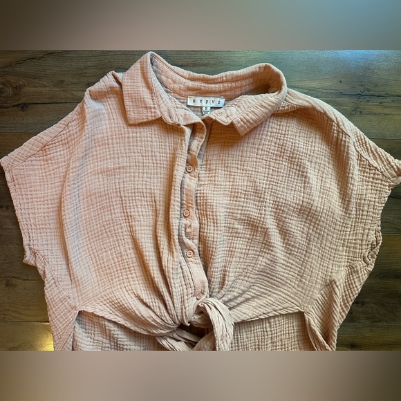 🍂 HYFVE Peach Textured Gauze Button-Front Tie Top – Size Small - Picture 3 of 6